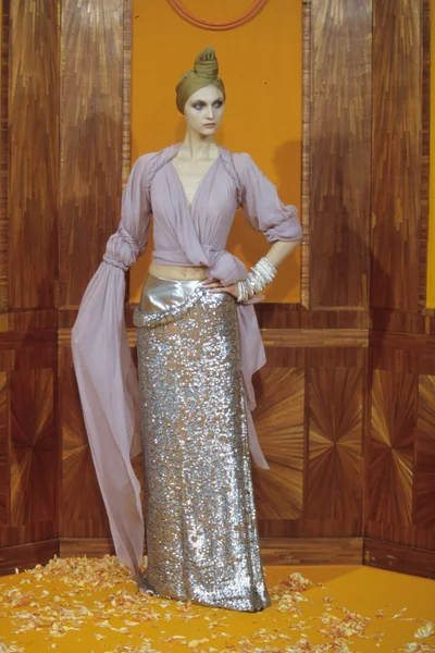 Look 32